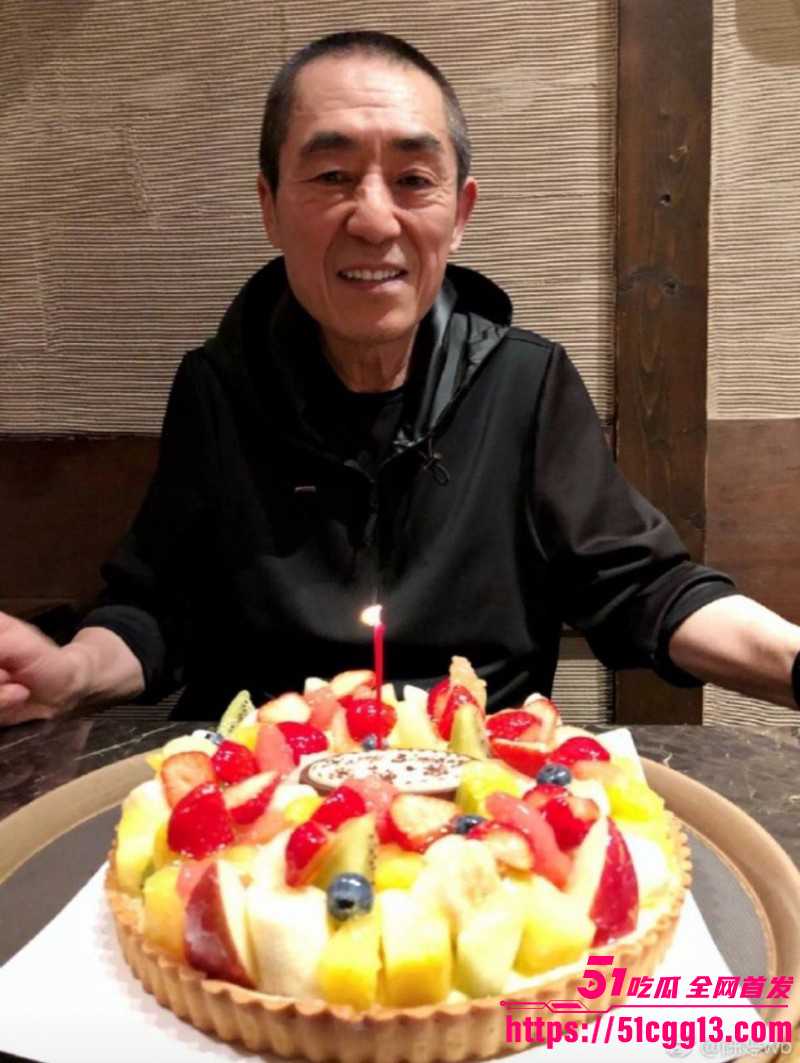 内娱知名导演张艺谋被狗仔曝光黑料08 内娱知名导演张艺谋被狗仔曝光黑料08
