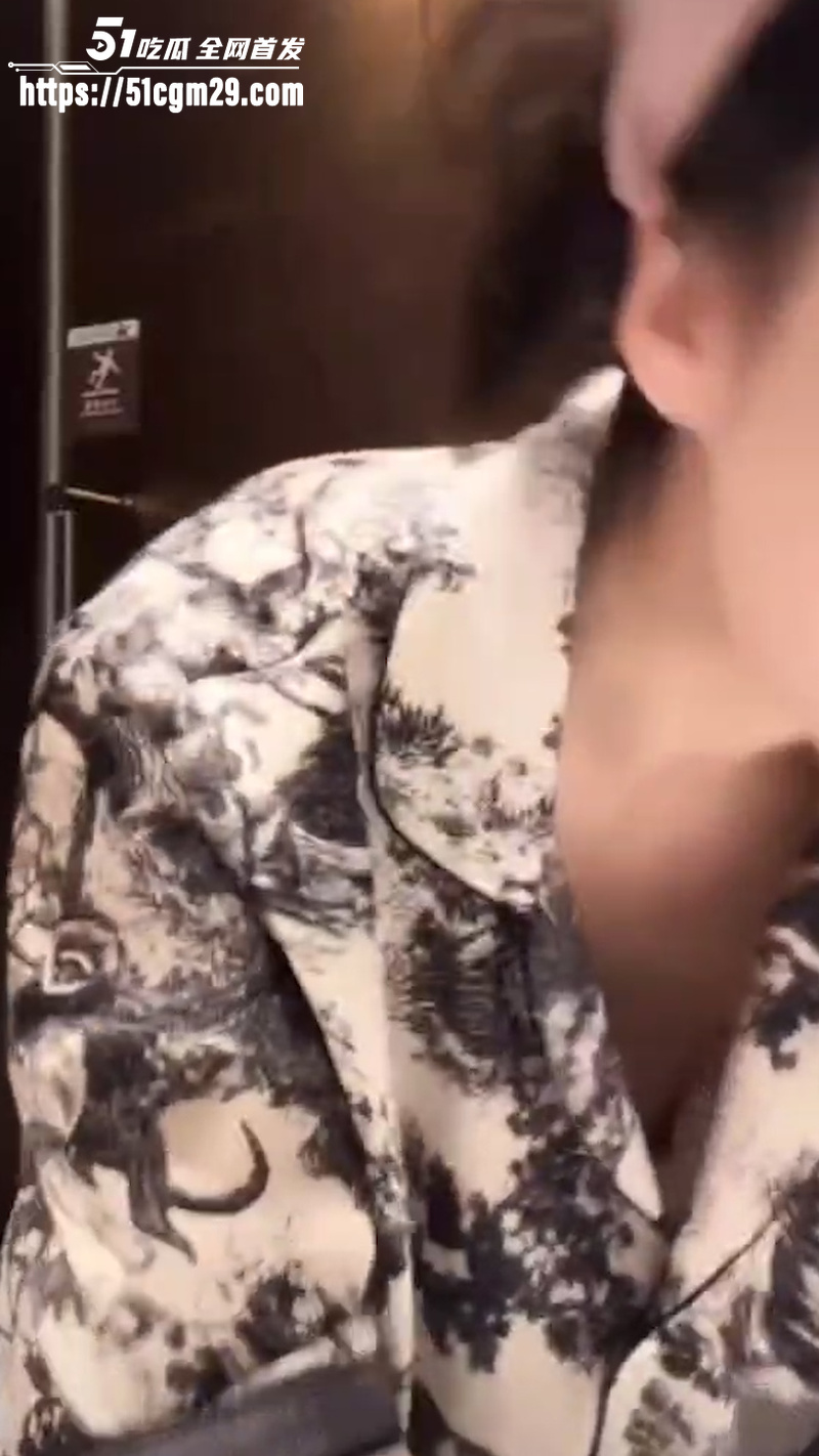 快手网红 直播走光闪现合集 6 快手网红 直播走光闪现合集 6