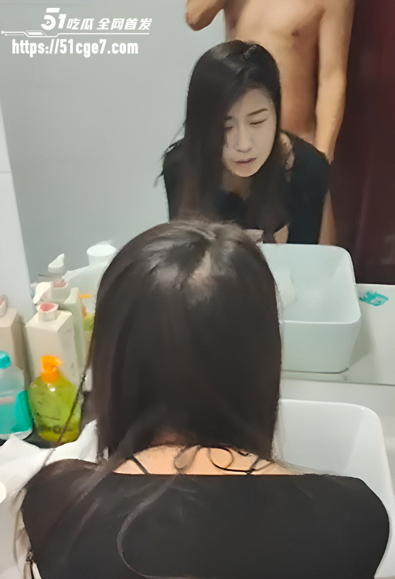 西安清纯长发白衣妹刘露露不雅视频曝光 6 西安清纯长发白衣妹刘露露不雅视频曝光 6