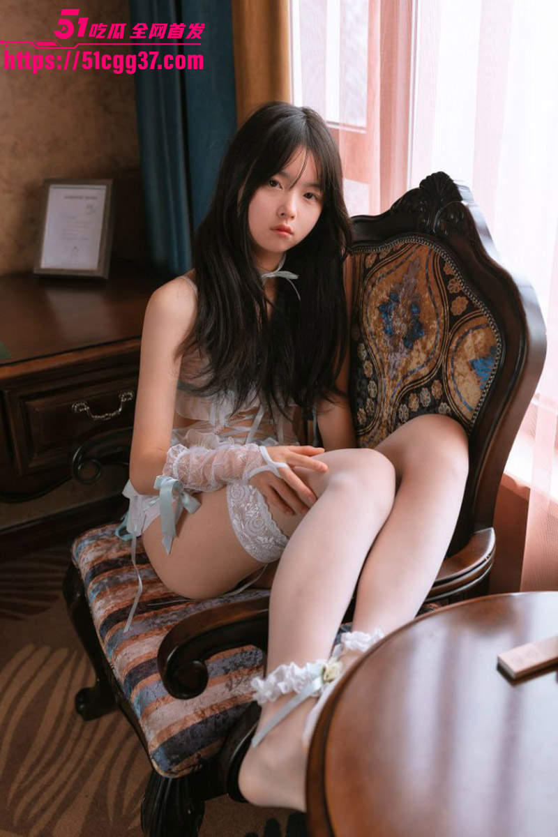 3 3