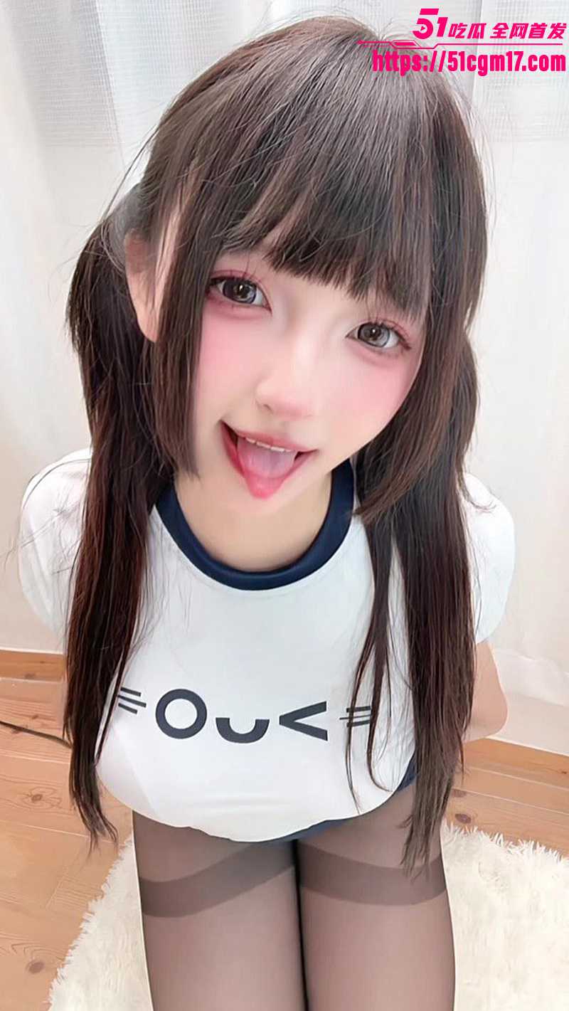 3 3