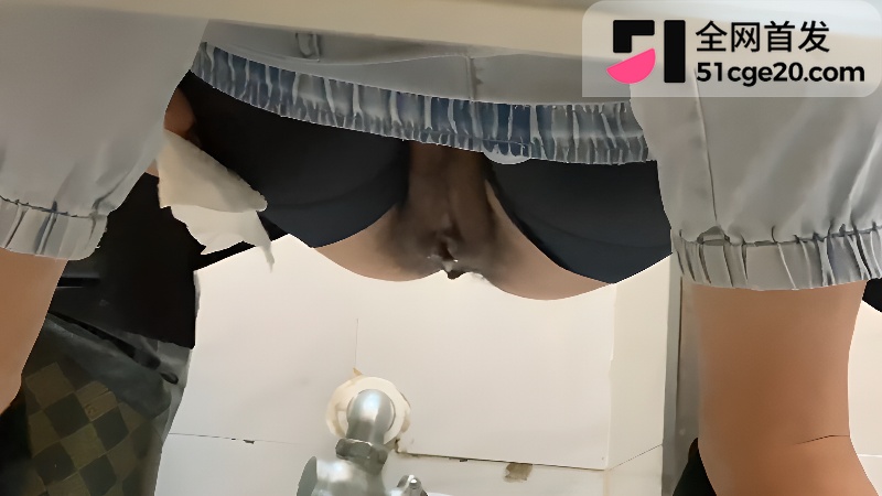 商场女厕偷拍系列3 商场女厕偷拍系列3