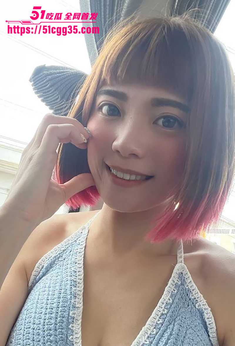浓眉大眼短发齐刘海反差妹3P性爱视频流出1拷贝 浓眉大眼短发齐刘海反差妹3P性爱视频流出1拷贝