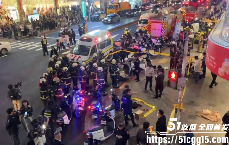 台北捷运27岁通缉犯张文投烟雾弹随机砍人 4 台北捷运27岁通缉犯张文投烟雾弹随机砍人 4